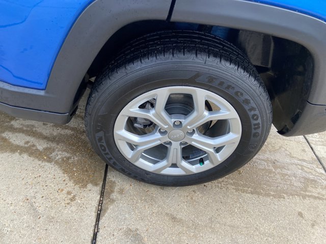 Used 2024 Jeep Compass Latitude AWD/4WD image 30