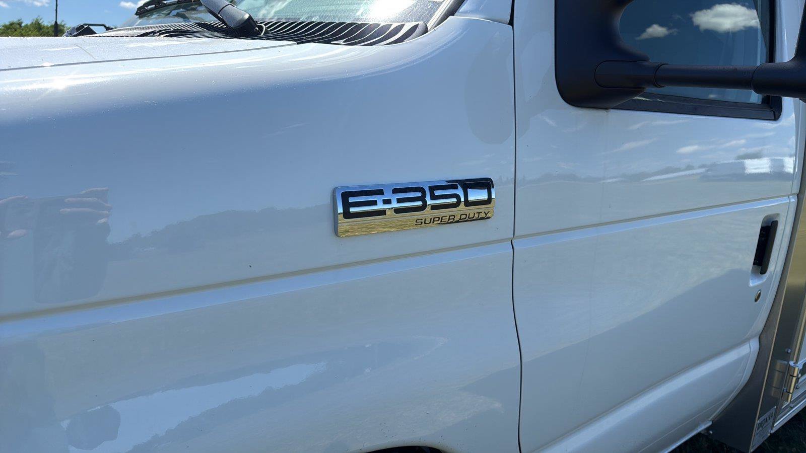 New 2027 Ford E-350 and Econoline 350 Super Duty w/ Power Equipment Group RWD image 24
