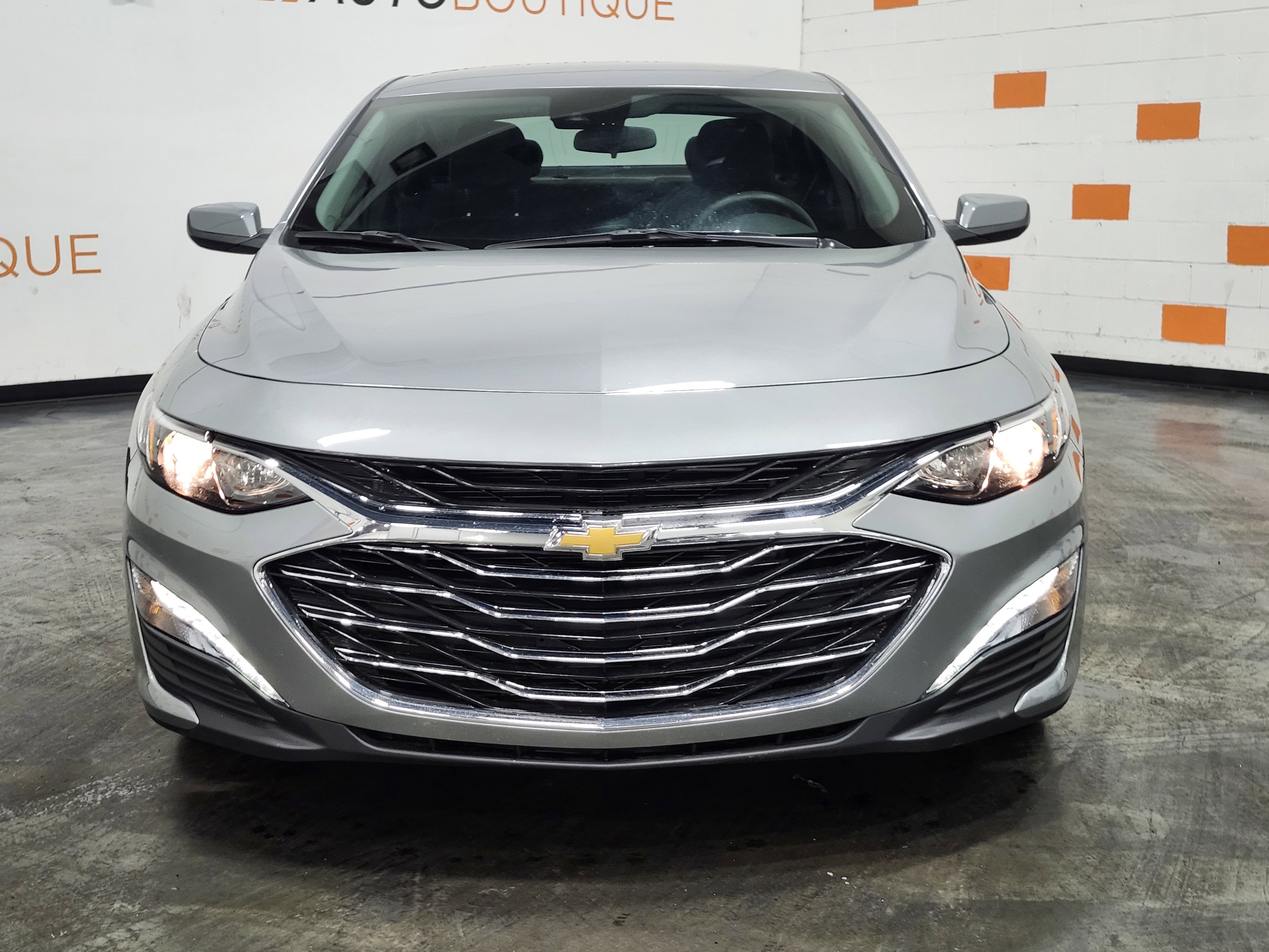 Used 2025 Chevrolet Malibu LT image 3