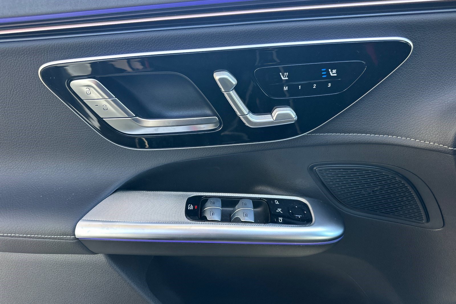 New 2027 Mercedes-Benz EQE 320+ SUV image 14