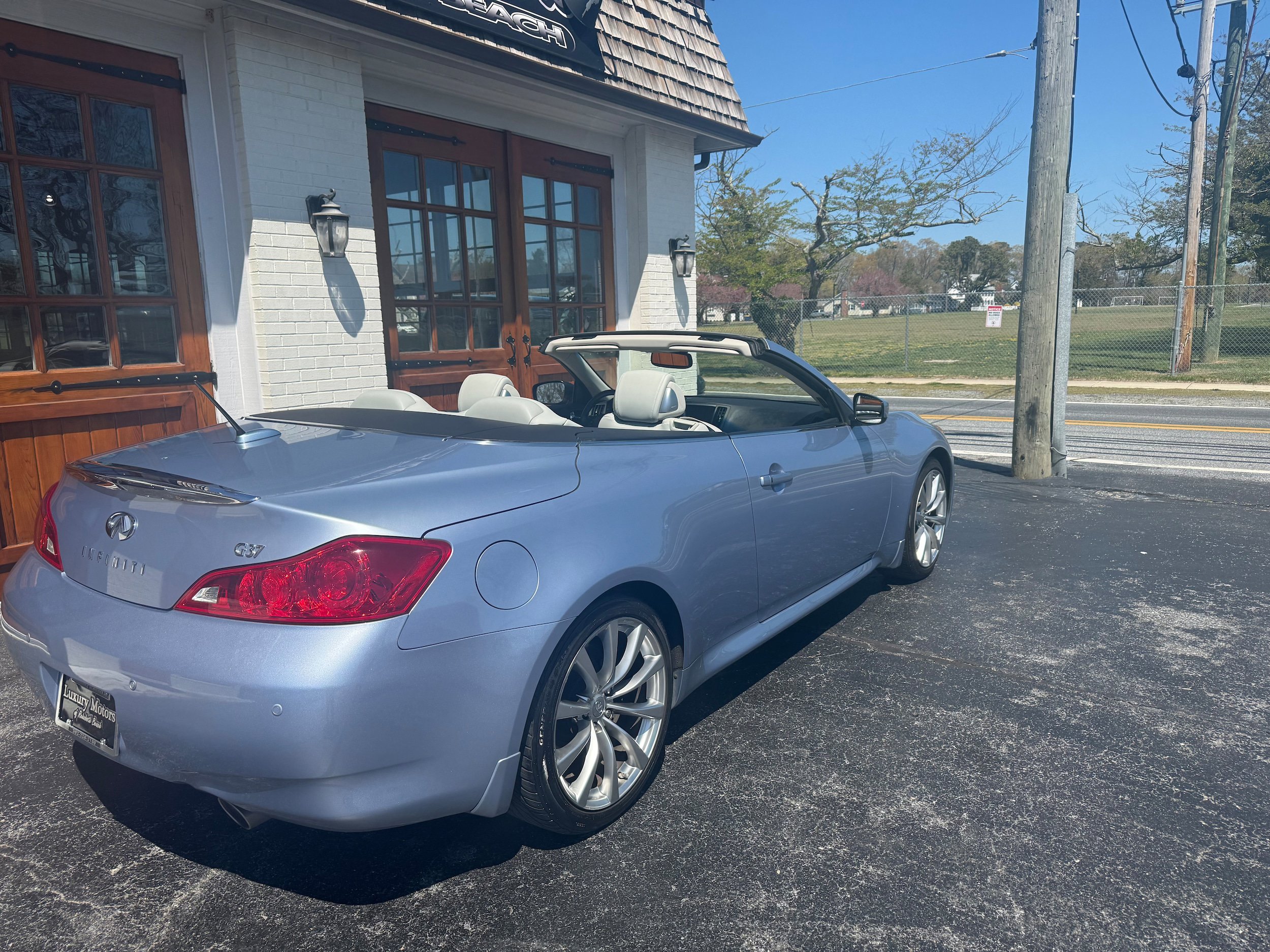 Used 2010 INFINITI G37 Sport w/ Premium Pkg RWD image 8