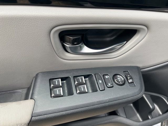 Used 2023 Honda Pilot LX image 23