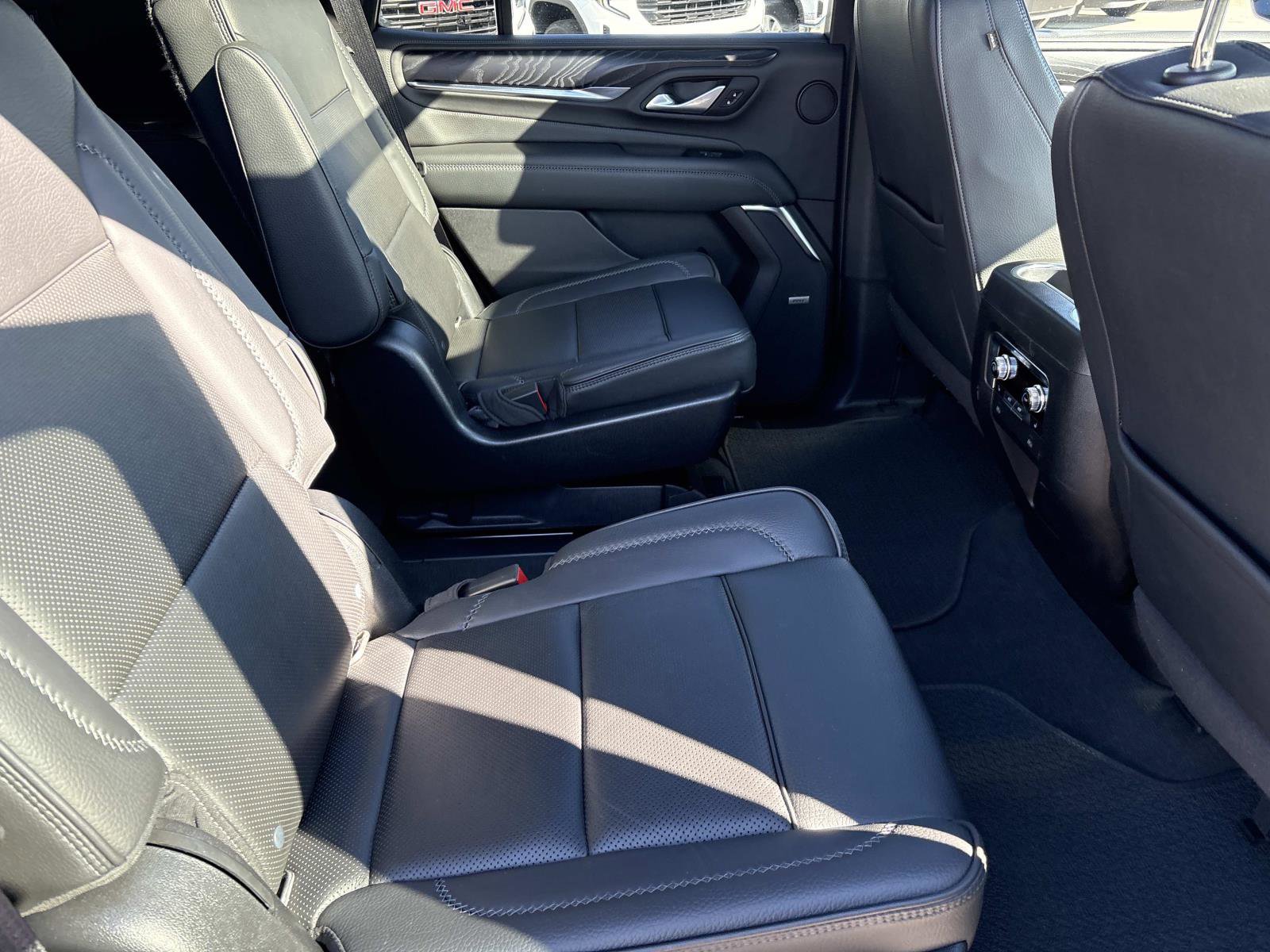 Certified 2022 GMC Yukon Denali image 32