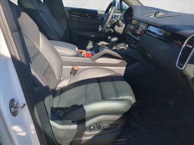 Used 2023 Porsche Cayenne Coupe image 21