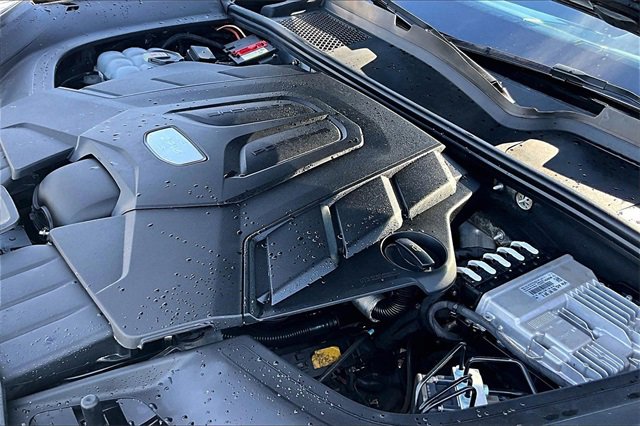 Used 2021 Porsche Cayenne S image 30