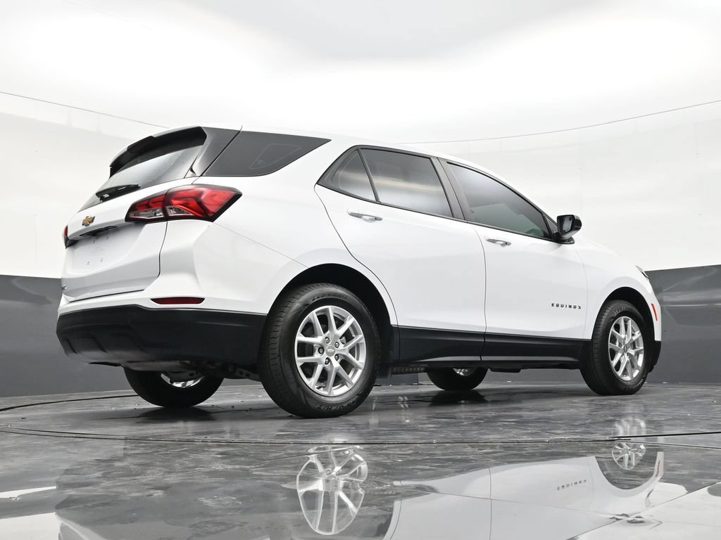 Used 2024 Chevrolet Equinox LS FWD image 24