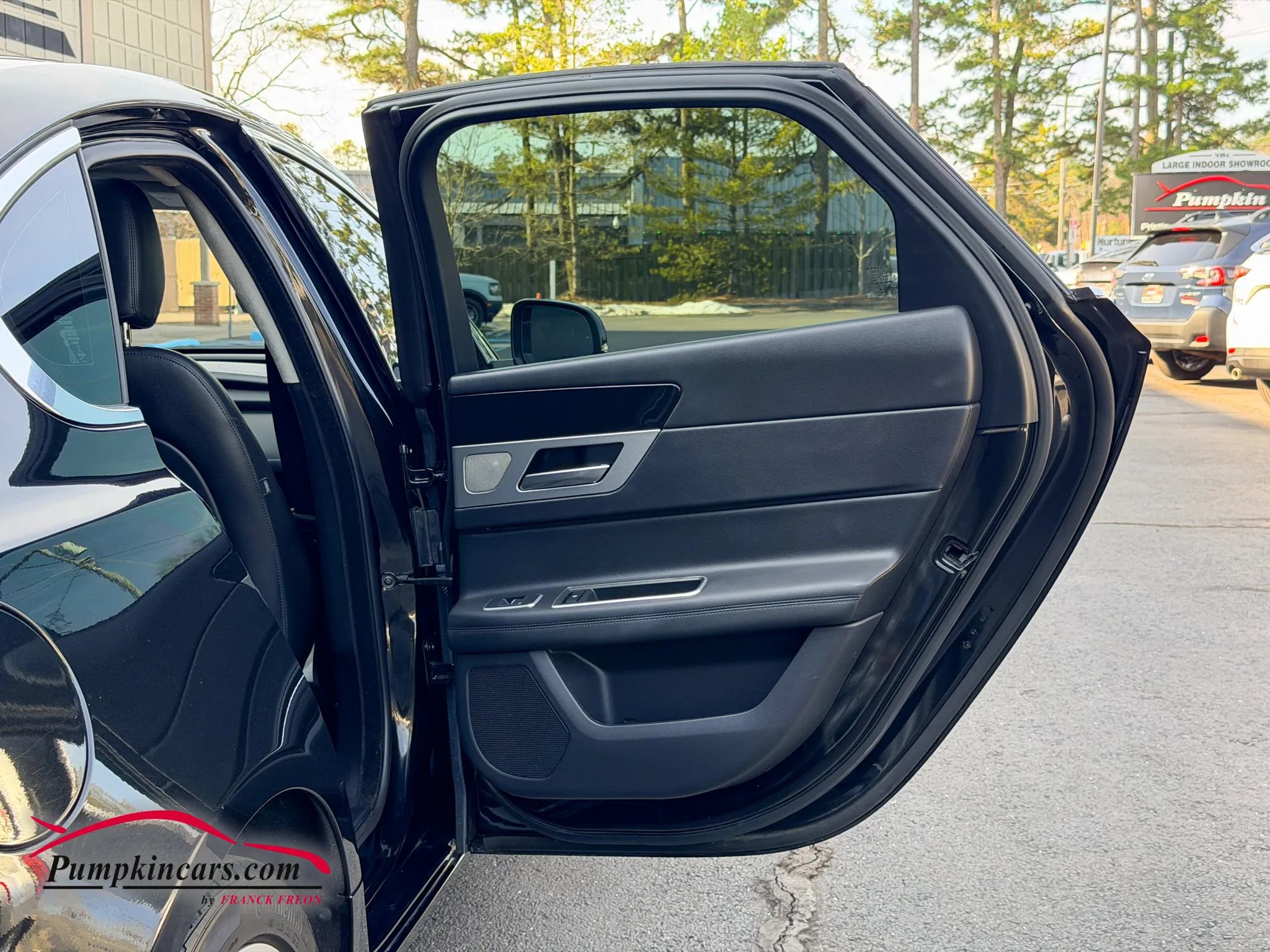 Used 2020 Jaguar XF Prestige image 24