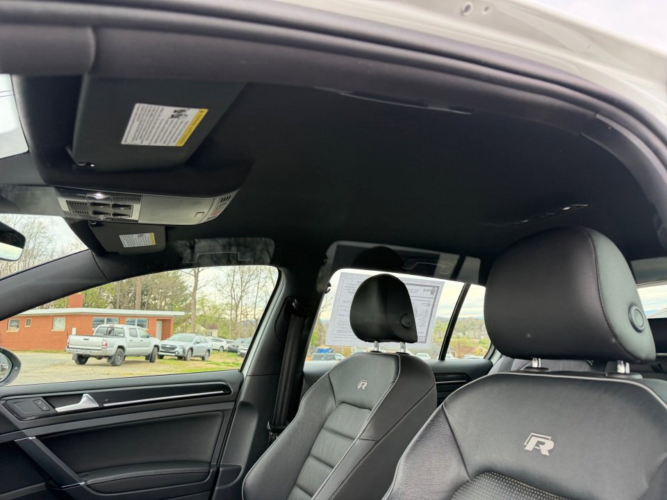 Used 2019 Volkswagen Golf R 4-Door image 25
