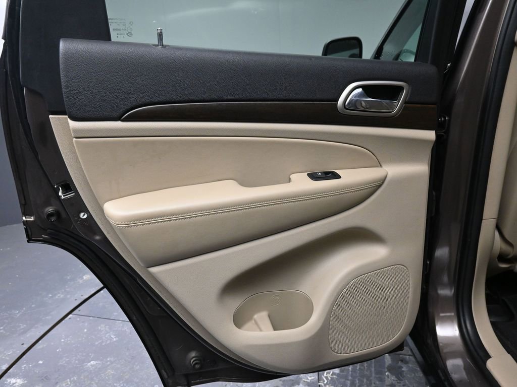 Used 2017 Jeep Grand Cherokee Laredo w/ Quick Order Package 23E image 23