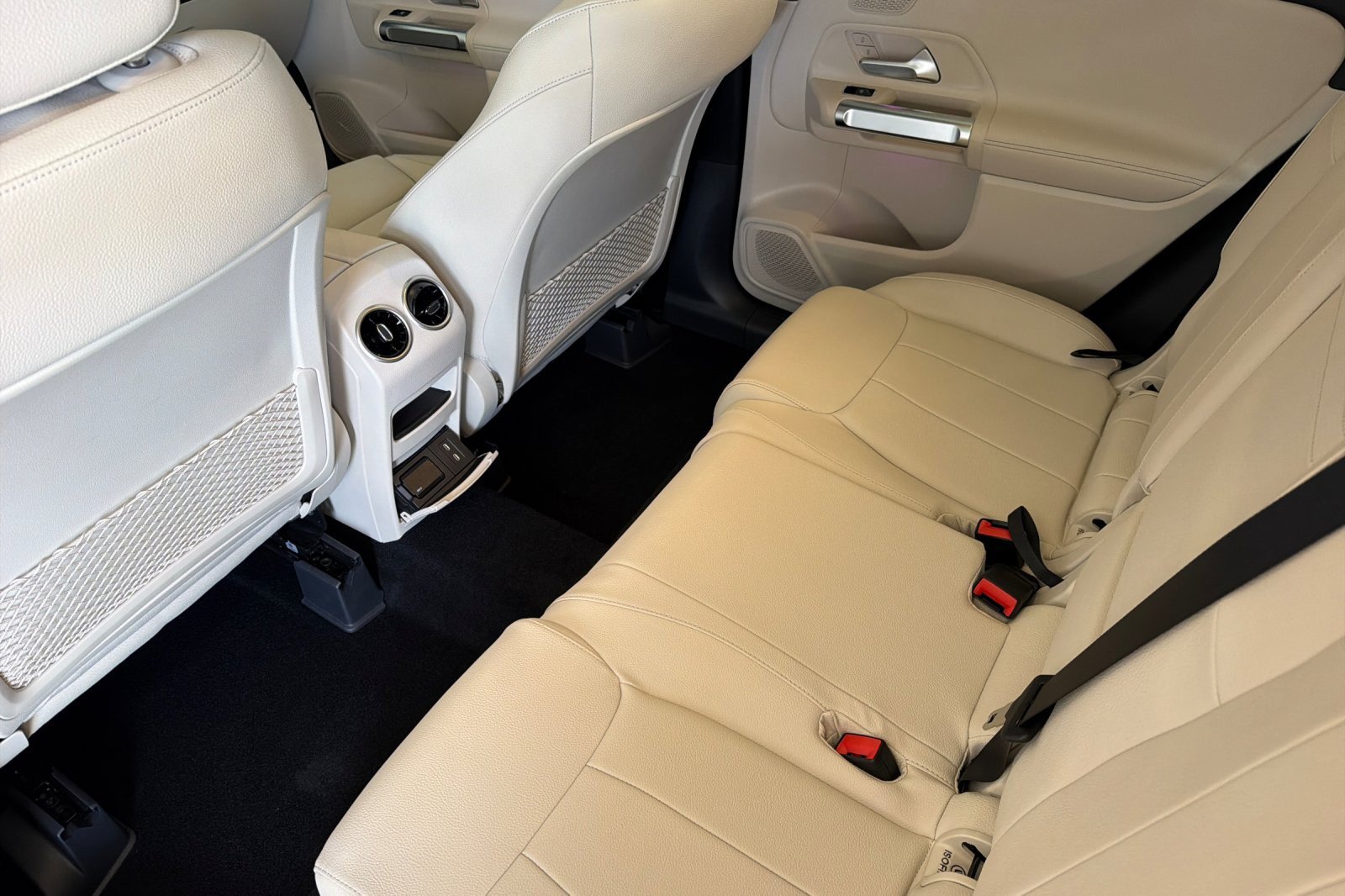 New 2026 Mercedes-Benz GLB 250 image 11