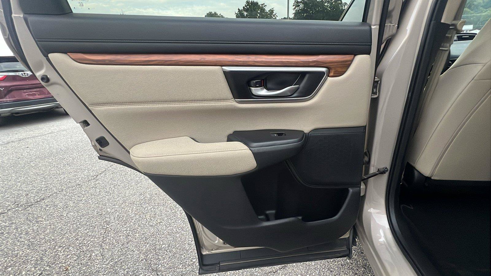 Used 2019 Honda CR-V EX image 17