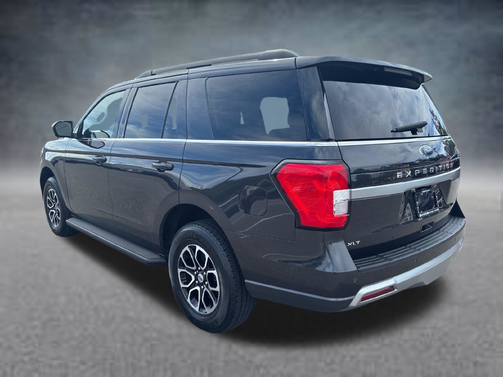Used 2024 Ford Expedition XLT AWD/4WD image 3