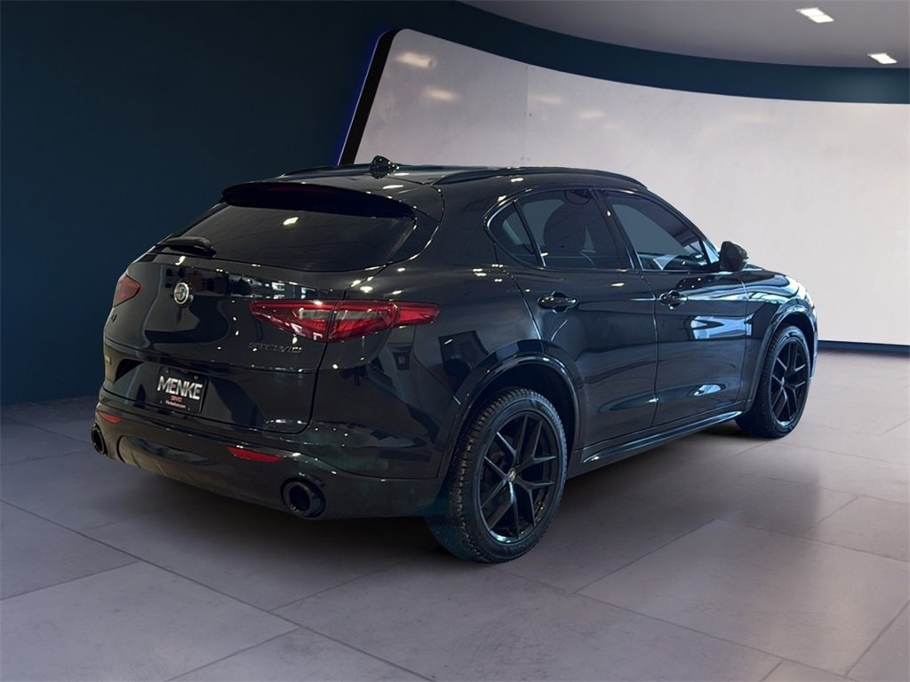 Used 2020 Alfa Romeo Stelvio Ti w/ Nero Edizione image 7