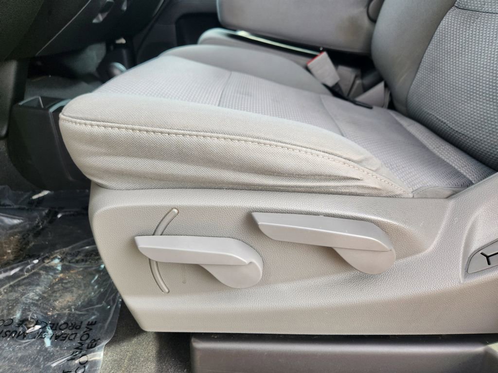 Used 2018 Chevrolet Silverado 1500 Custom w/ Custom Value Package image 14