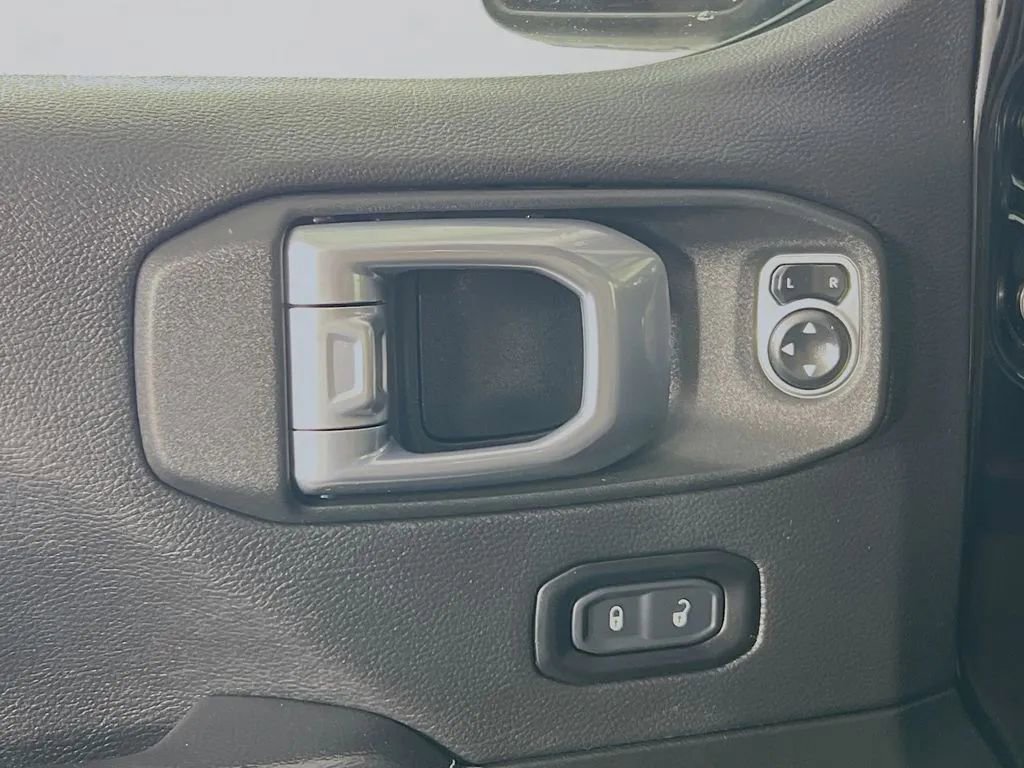 Used 2021 Jeep Gladiator Rubicon w/ Trailer Tow Package image 18