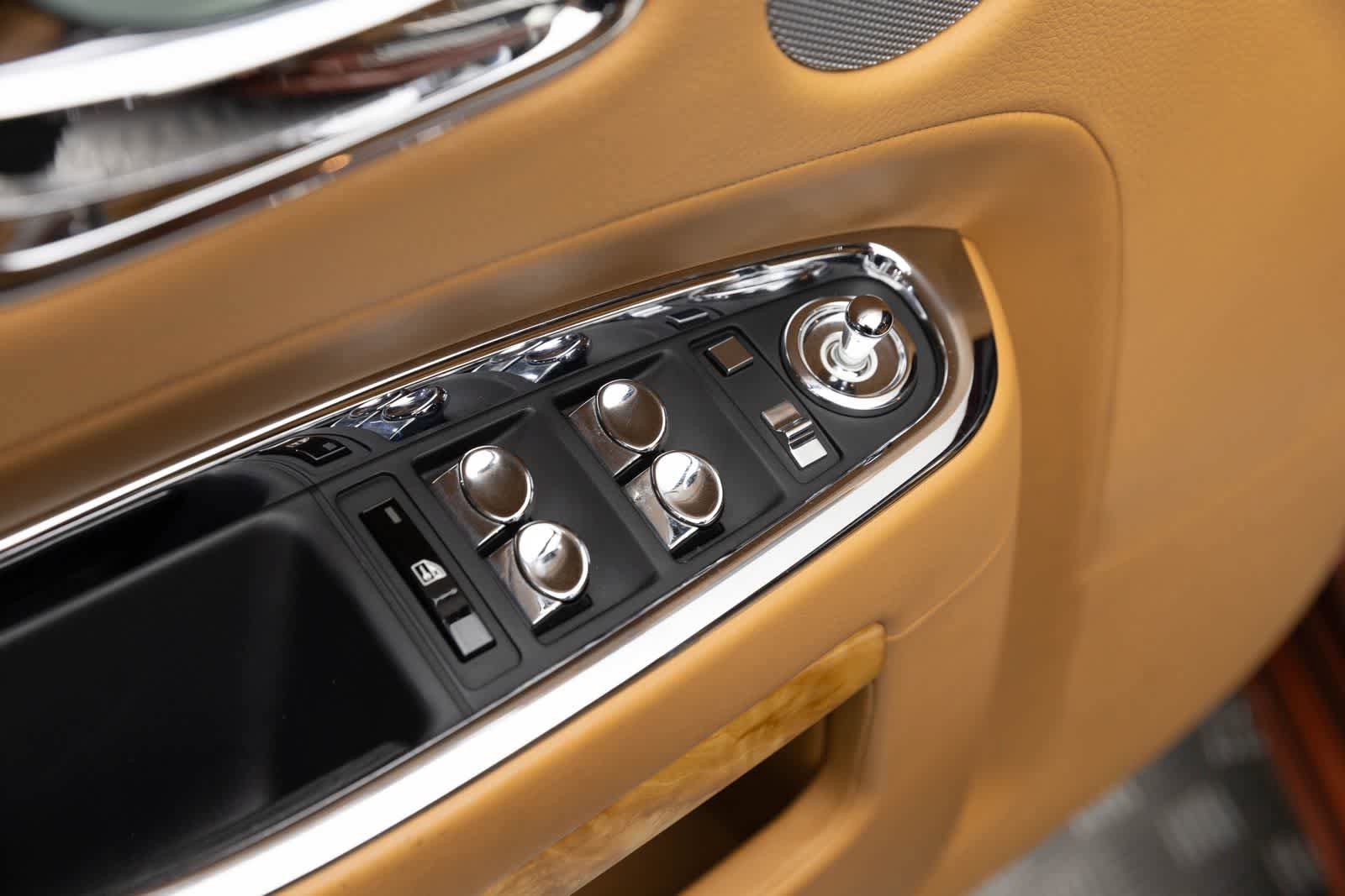 Used 2013 Rolls-Royce Ghost RWD image 10
