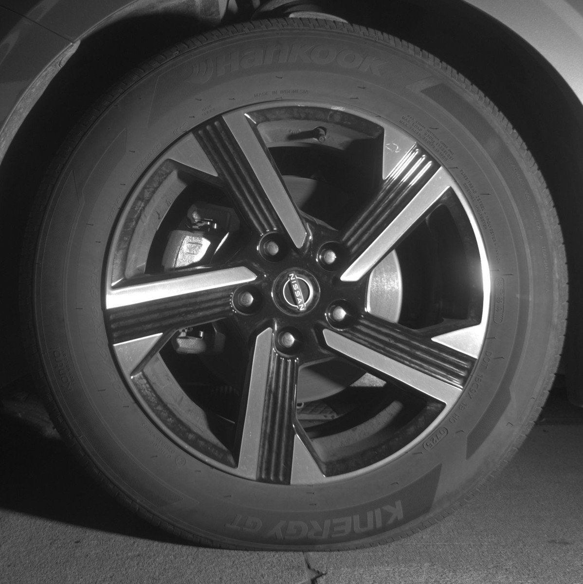 Used 2025 Nissan Sentra SV FWD image 12