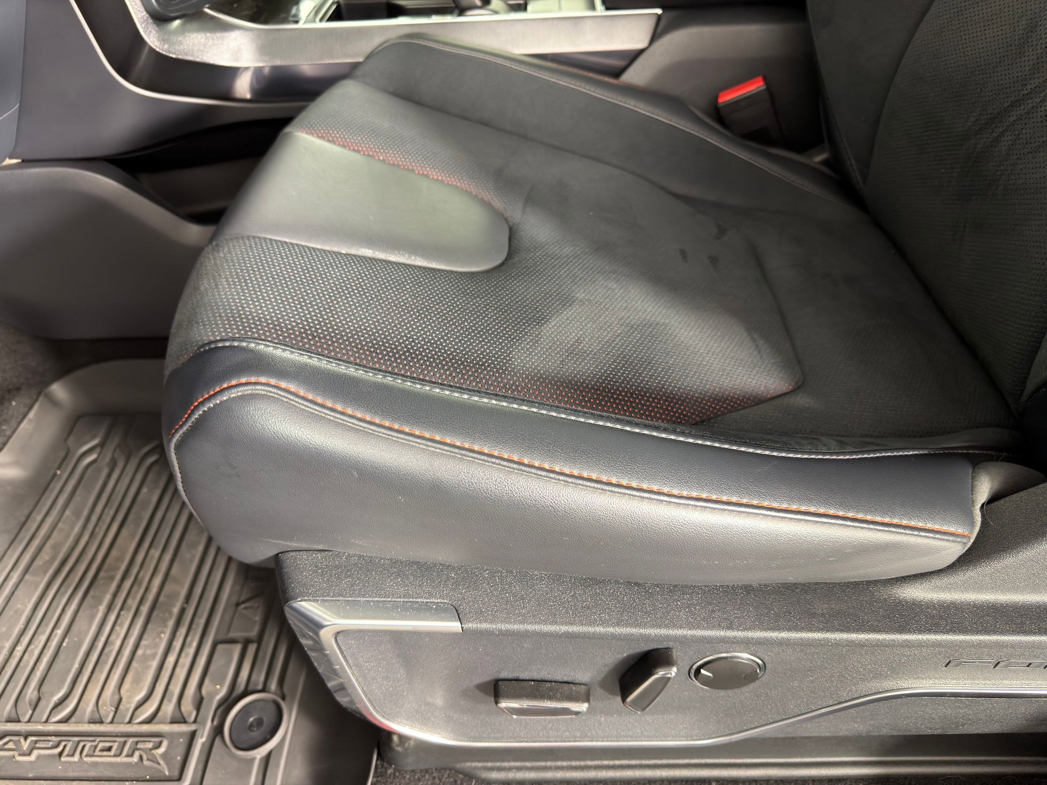 Used 2025 Ford F150 Raptor w/ Equipment Group 803A Raptor R image 11