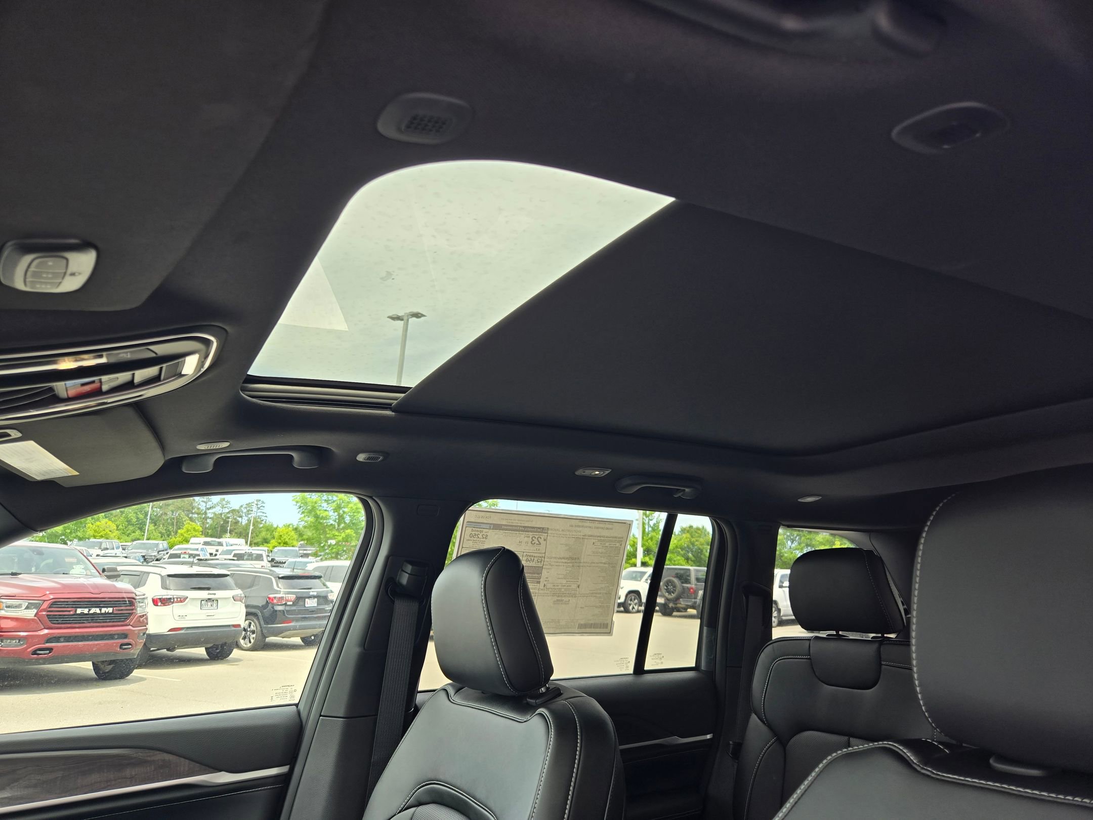New 2026 Jeep Grand Cherokee Limited AWD/4WD image 24