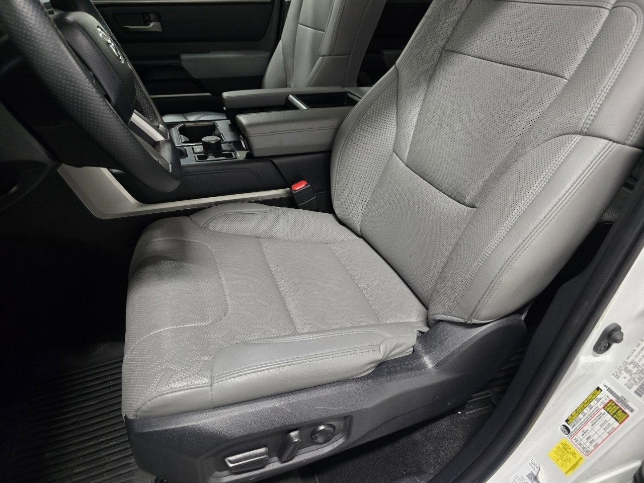 Used 2024 Toyota Tundra Limited image 24