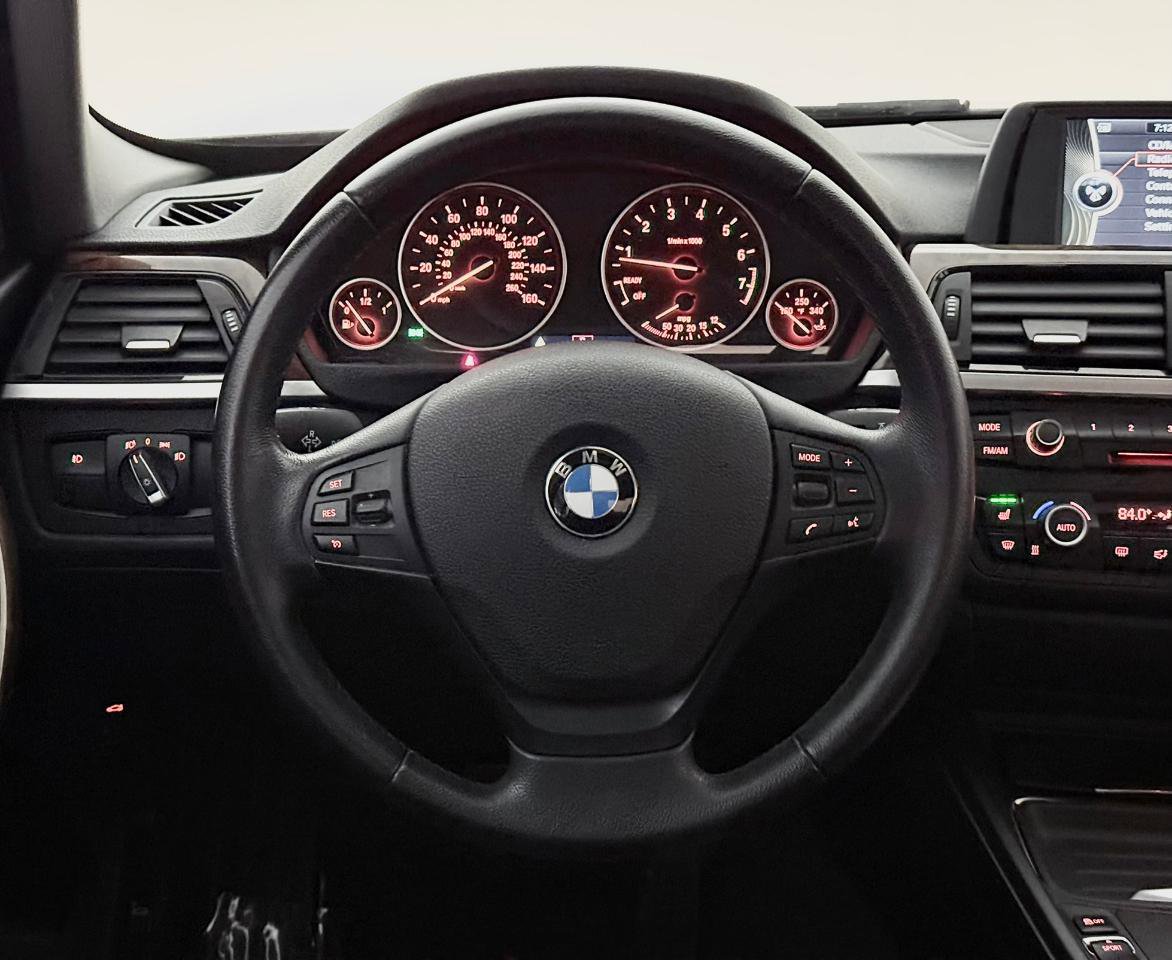 Used 2014 BMW 320i xDrive Sedan AWD/4WD image 31