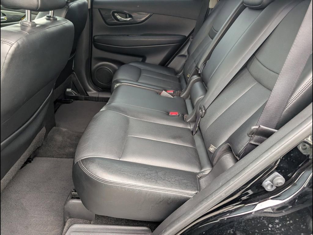 Used 2018 Nissan Rogue SL w/ Premium Package image 8