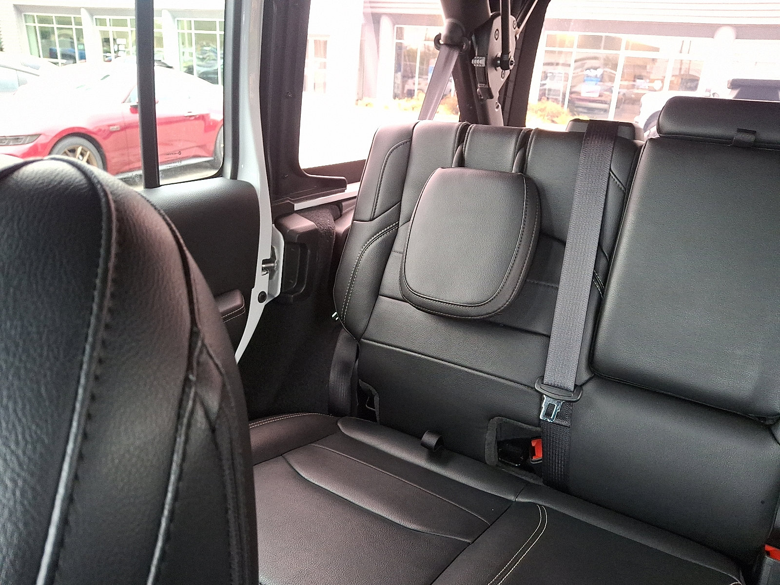 Used 2023 Jeep Wrangler Sahara w/ Cold Weather Group image 18