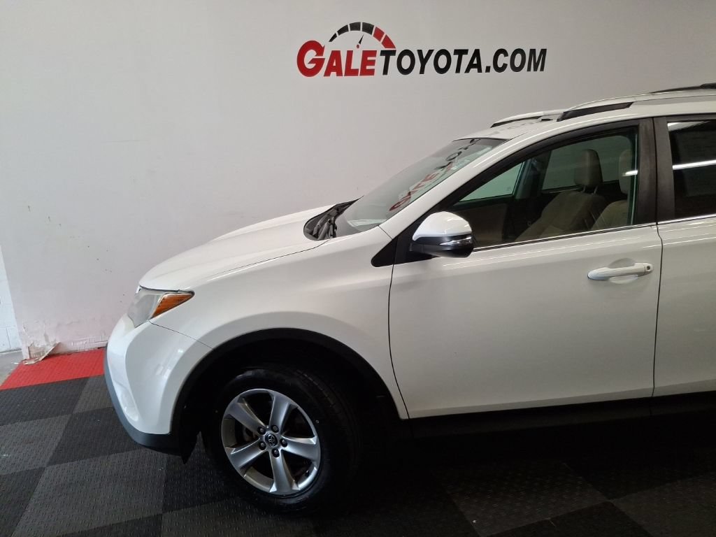 Used 2015 Toyota RAV4 XLE AWD/4WD image 5