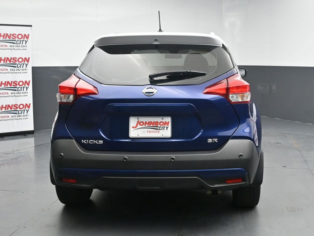 Used 2020 Nissan Kicks SR w/ SR Premium Package FWD image 8