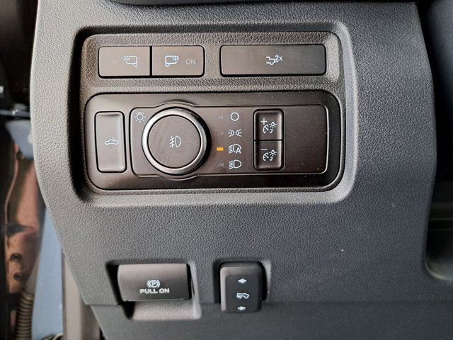 Used 2023 Ford F350 Lariat w/ Sport Appearance Package image 10