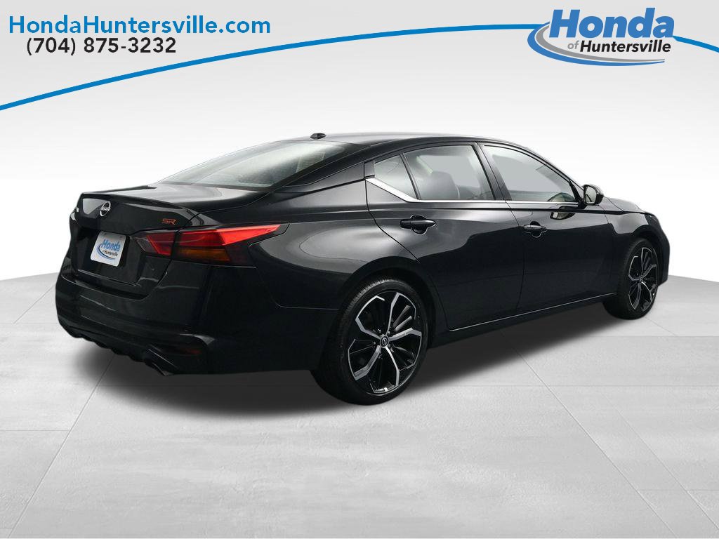 Used 2025 Nissan Altima 2.5 SR FWD image 8