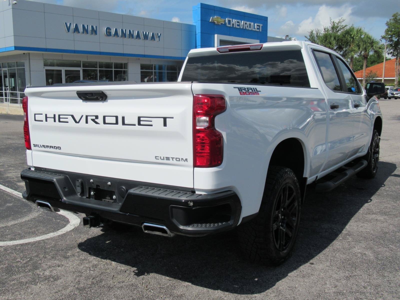 Used 2024 Chevrolet Silverado 1500 Custom Trail Boss w/ LPO, Dark Essentials Package AWD/4WD image 6