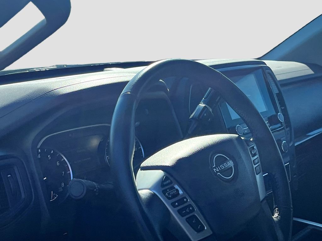 Used 2024 Nissan Titan SV w/ SV Convenience Package image 9