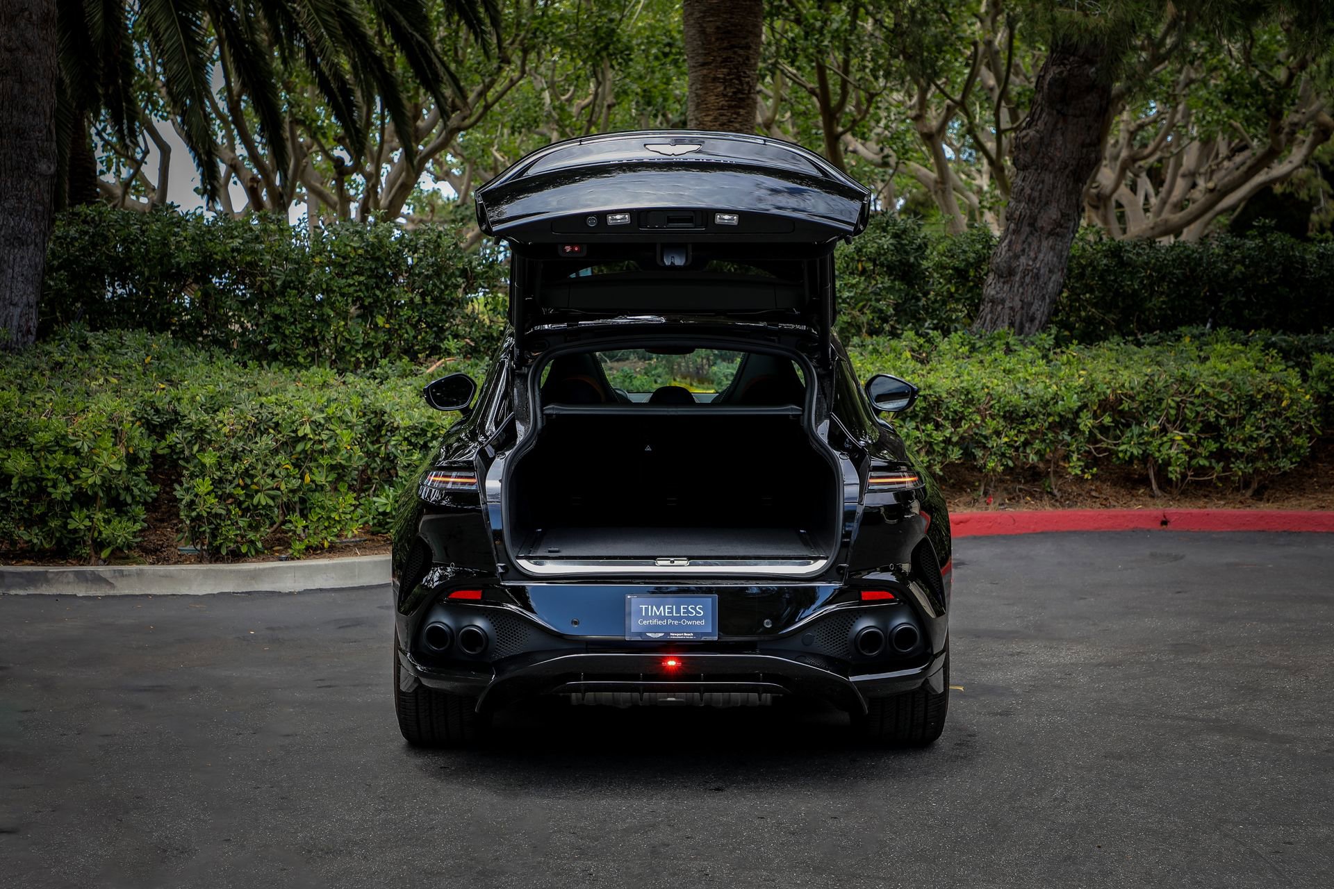 Used 2023 Aston Martin DBX 707 AWD/4WD image 7