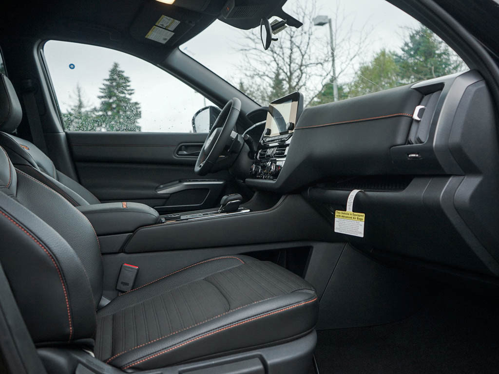 New 2025 Nissan Pathfinder Rock Creek image 11