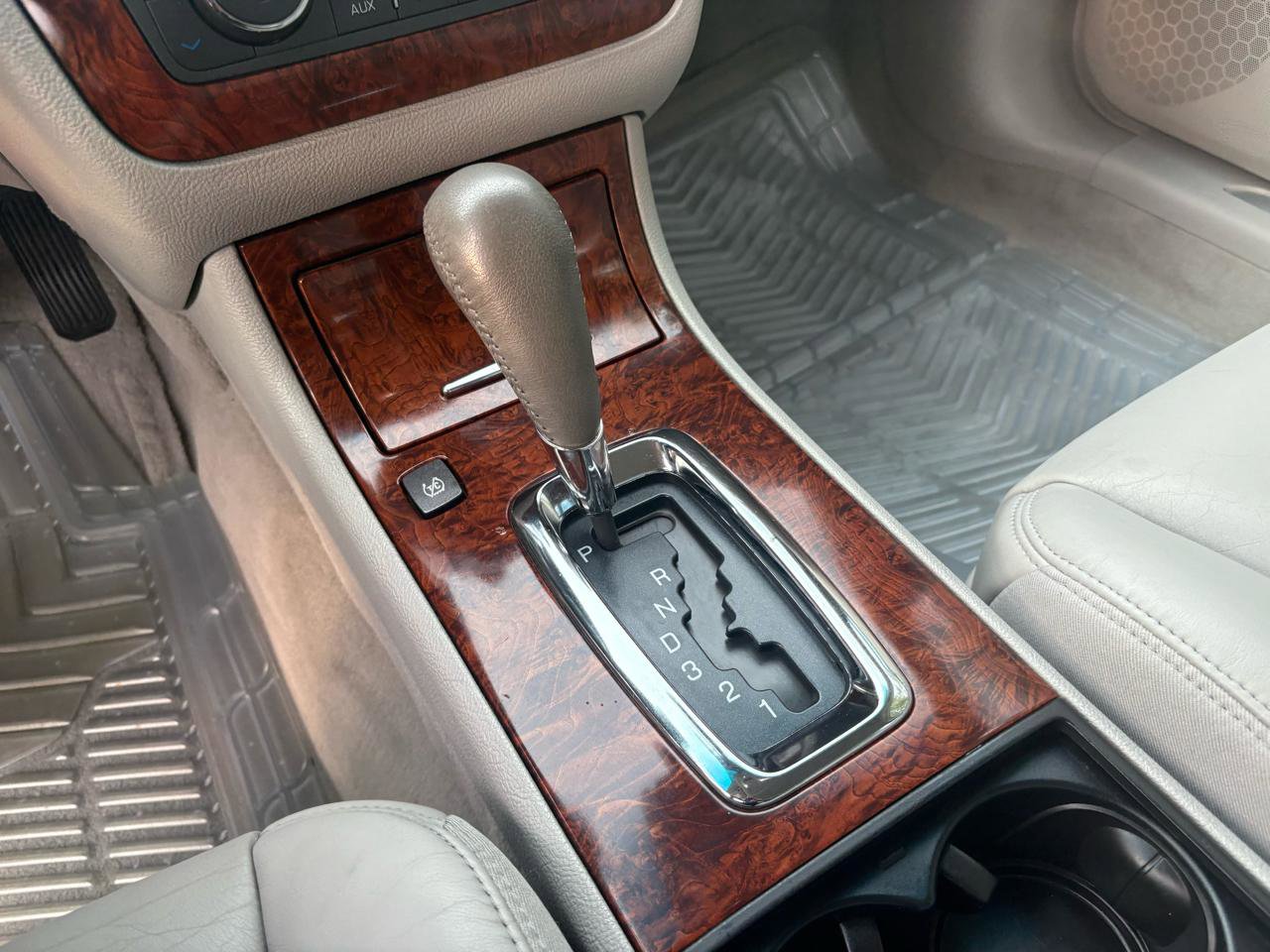 Used 2006 Cadillac DTS FWD image 50