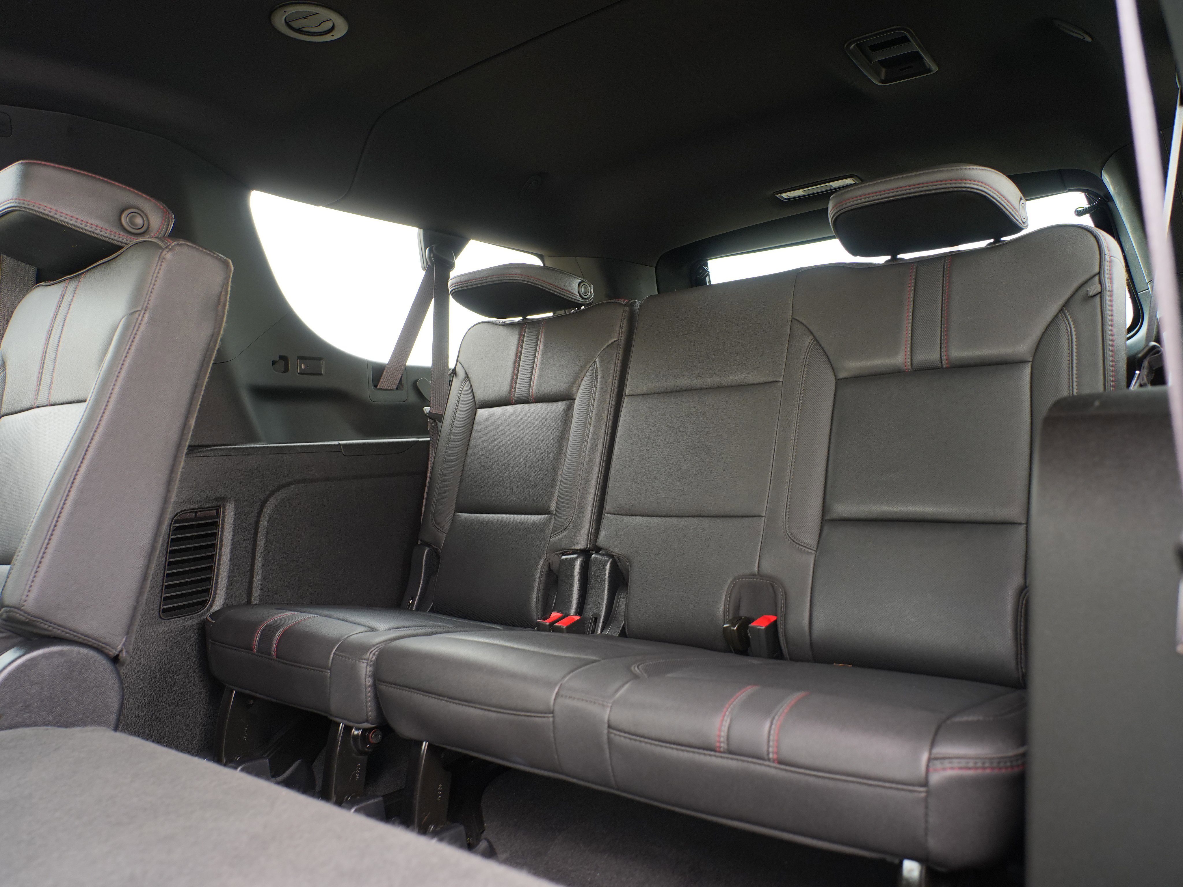 Used 2023 Chevrolet Suburban RST AWD/4WD image 25