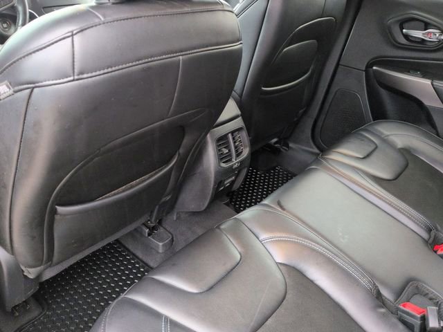 Certified 2019 Jeep Cherokee Latitude Plus w/ Cold Weather Group image 25