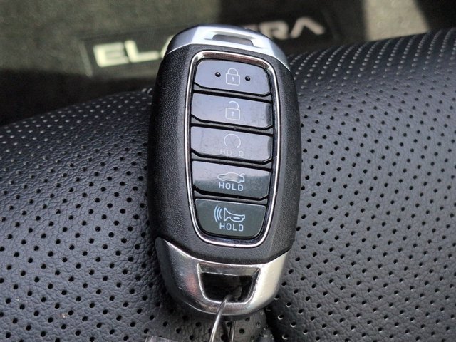 Used 2021 Hyundai Elantra Limited w/ Cargo Package FWD image 29