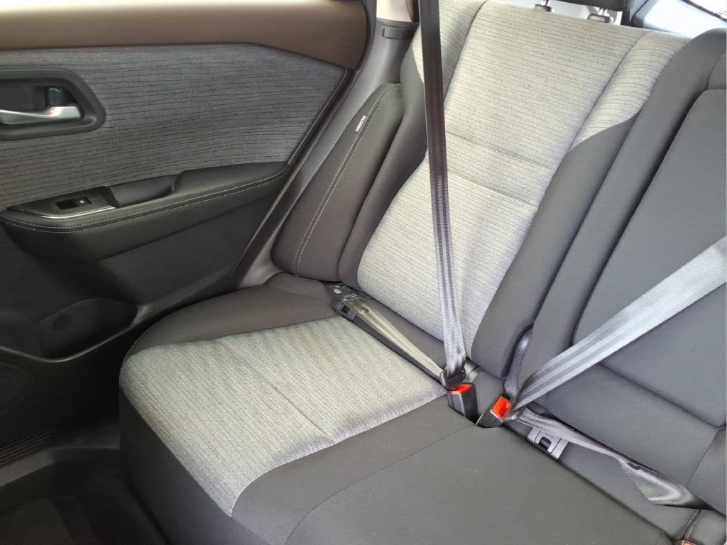 Used 2023 Nissan Rogue SV FWD image 17
