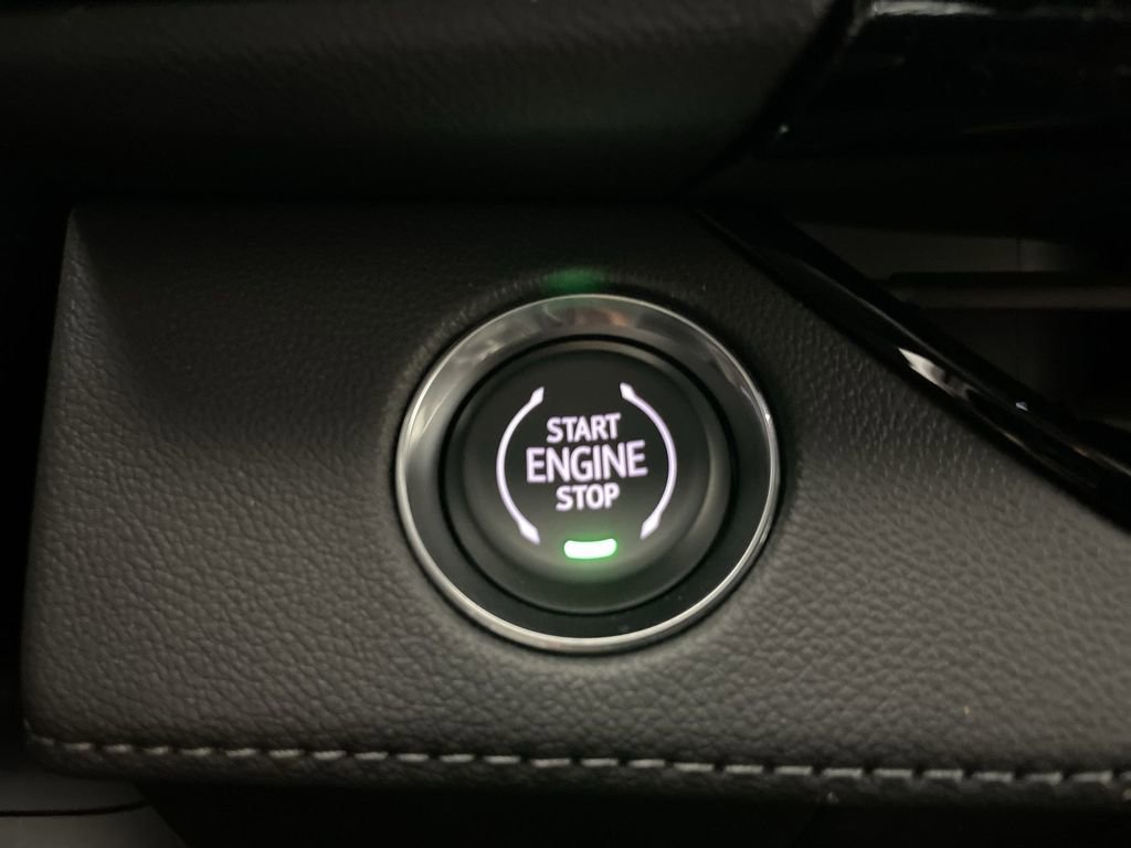 Used 2025 Buick Enclave Sport Touring image 17