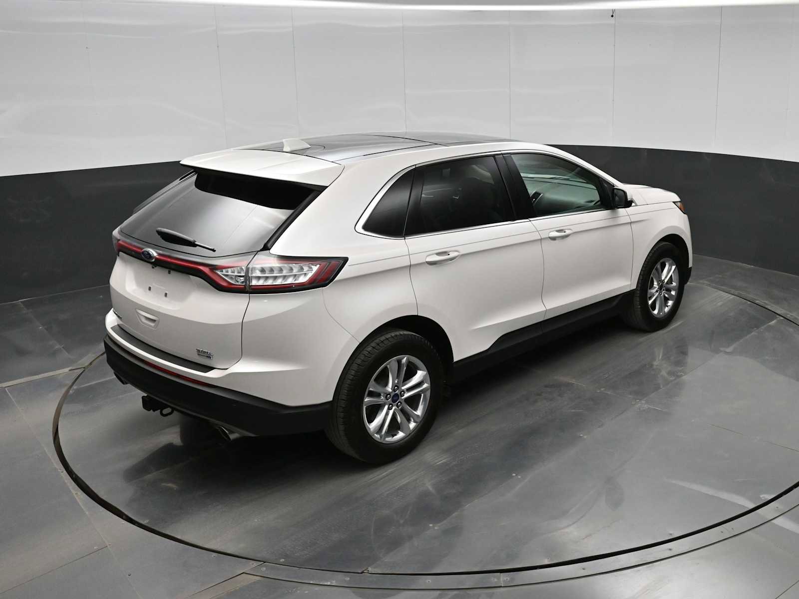 Used 2018 Ford Edge SEL w/ Equipment Group 201A image 28