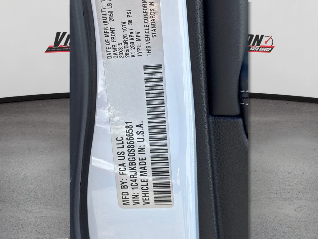 Used 2025 Jeep Grand Cherokee L Limited w/ Black Appearance Package image 9