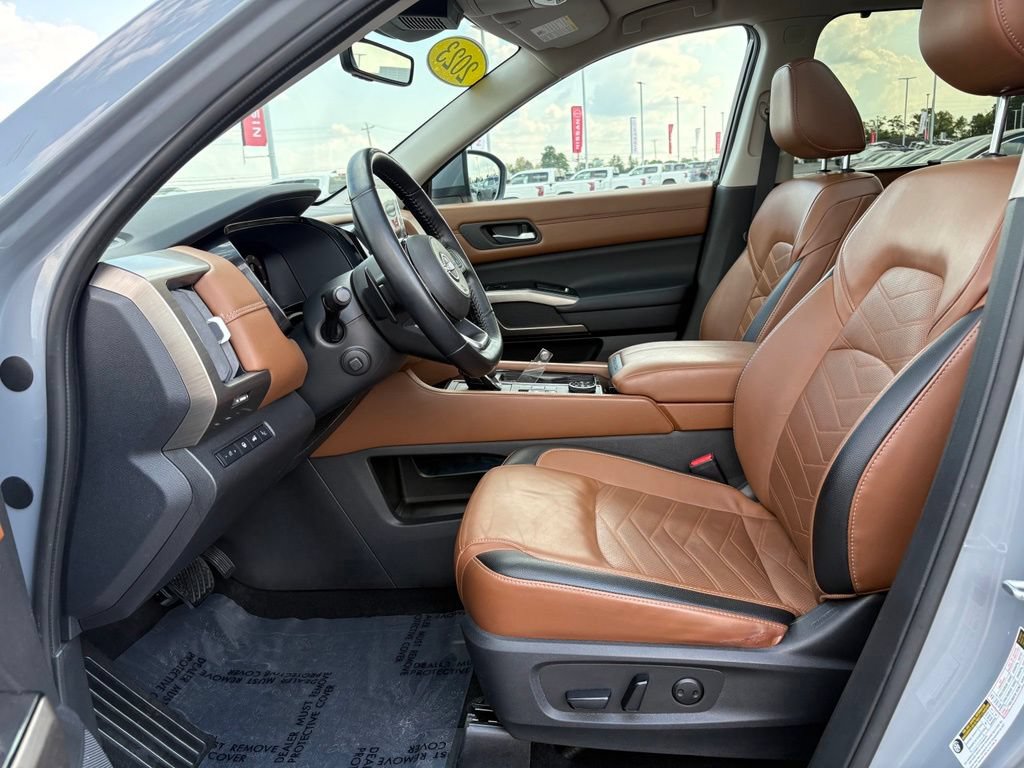 Used 2023 Nissan Pathfinder Platinum w/ Cargo Package AWD/4WD image 30