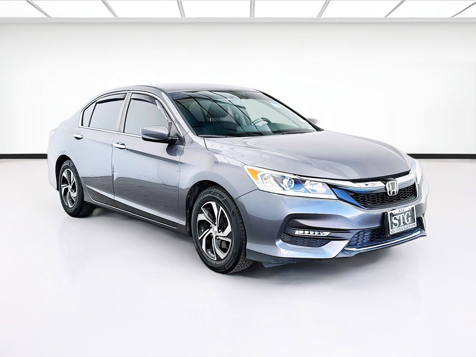 Used 2017 Honda Accord LX image 3