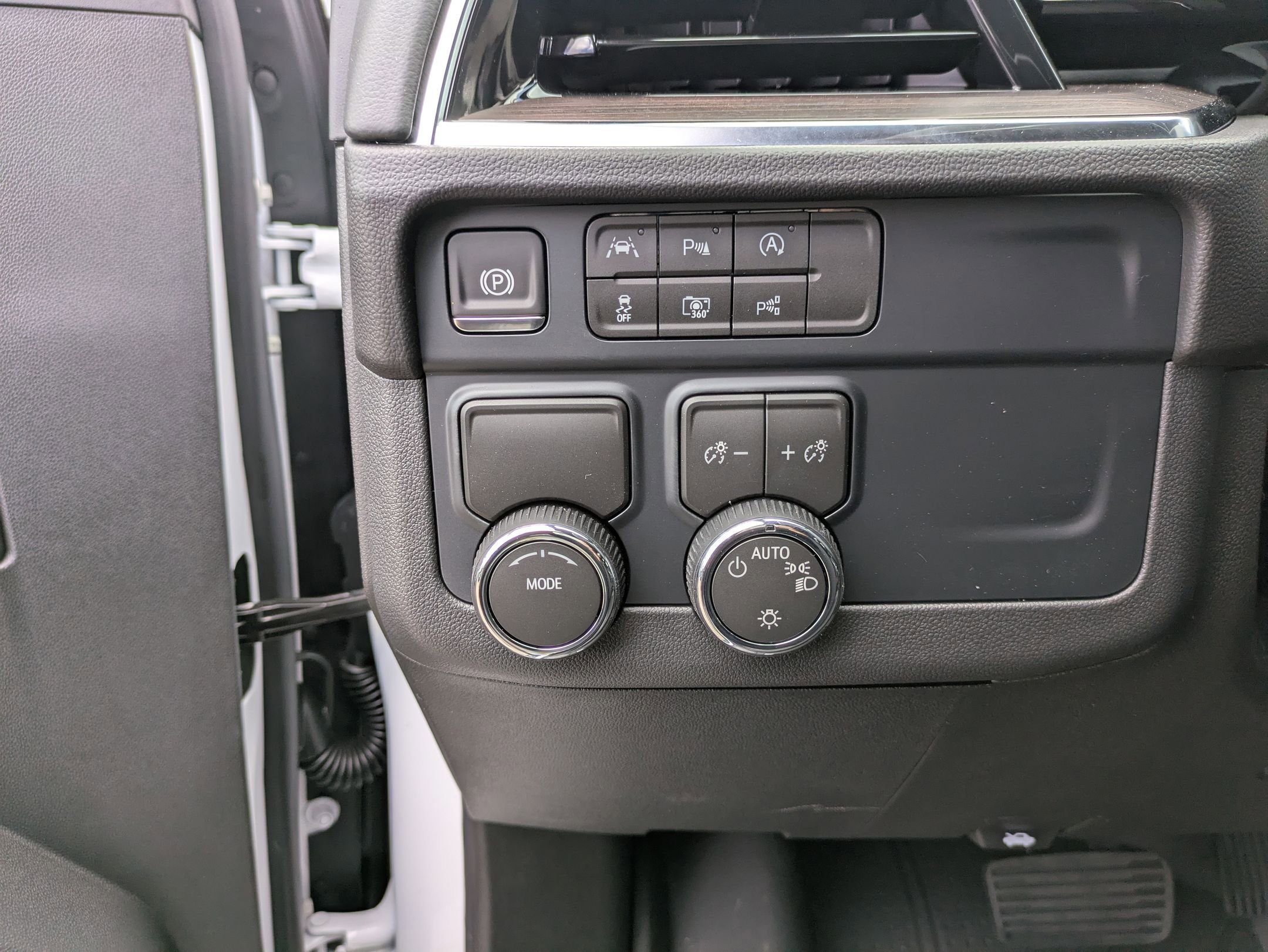 New 2026 Chevrolet Suburban LS image 22