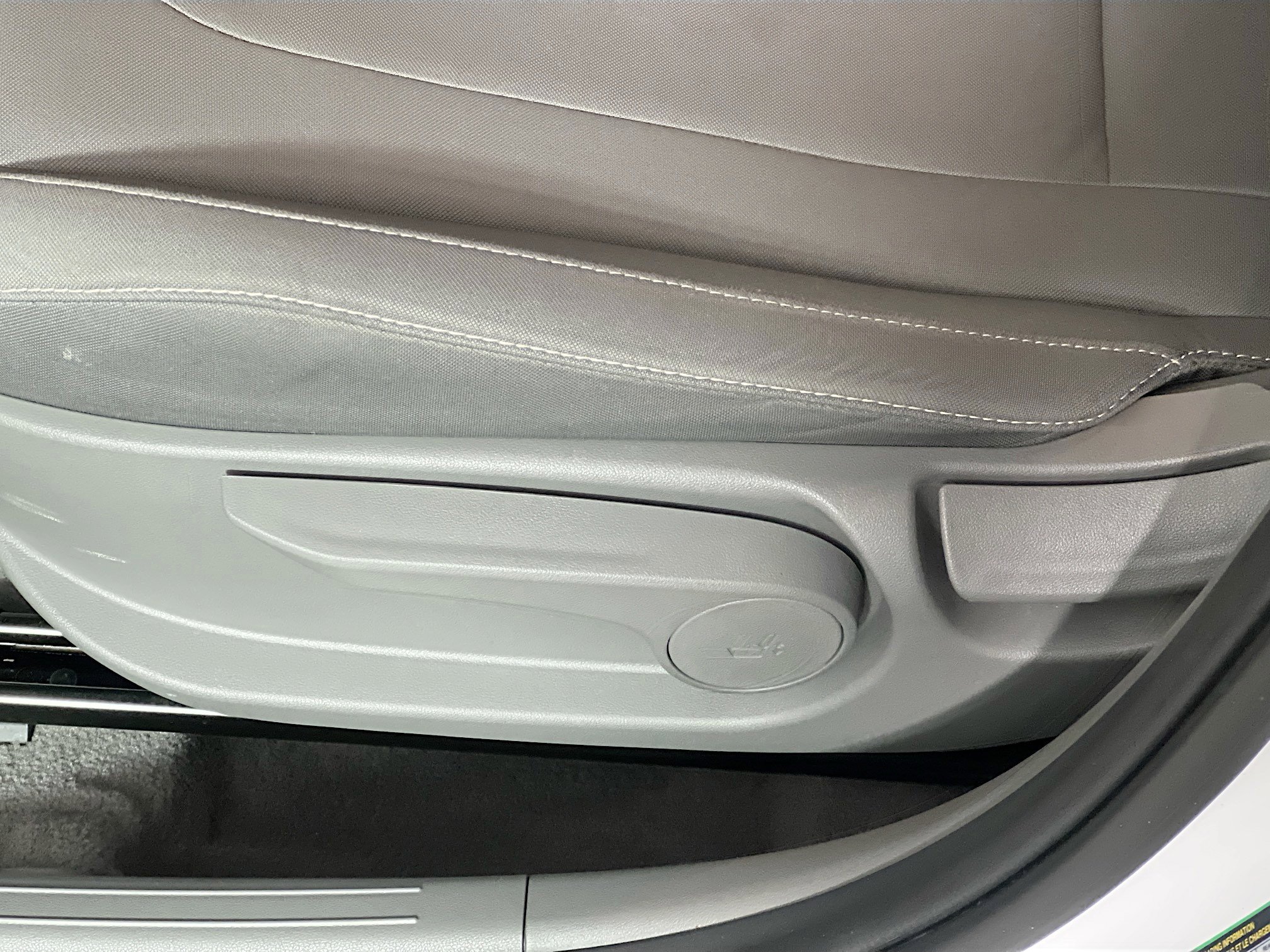 Used 2025 Hyundai Elantra SEL image 16