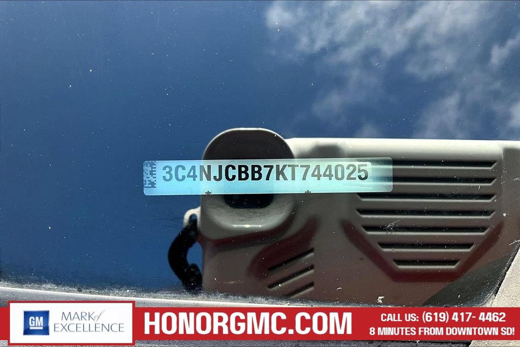 Used 2019 Jeep Compass Latitude FWD image 19