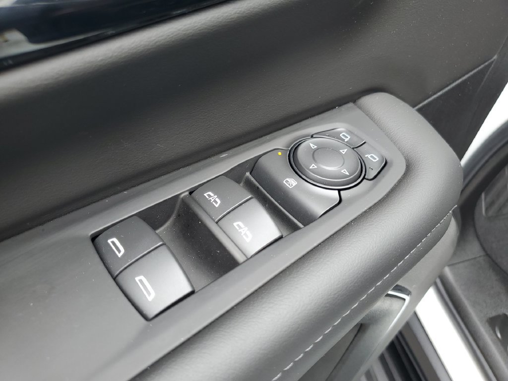 Used 2026 Chevrolet Suburban LS RWD image 23