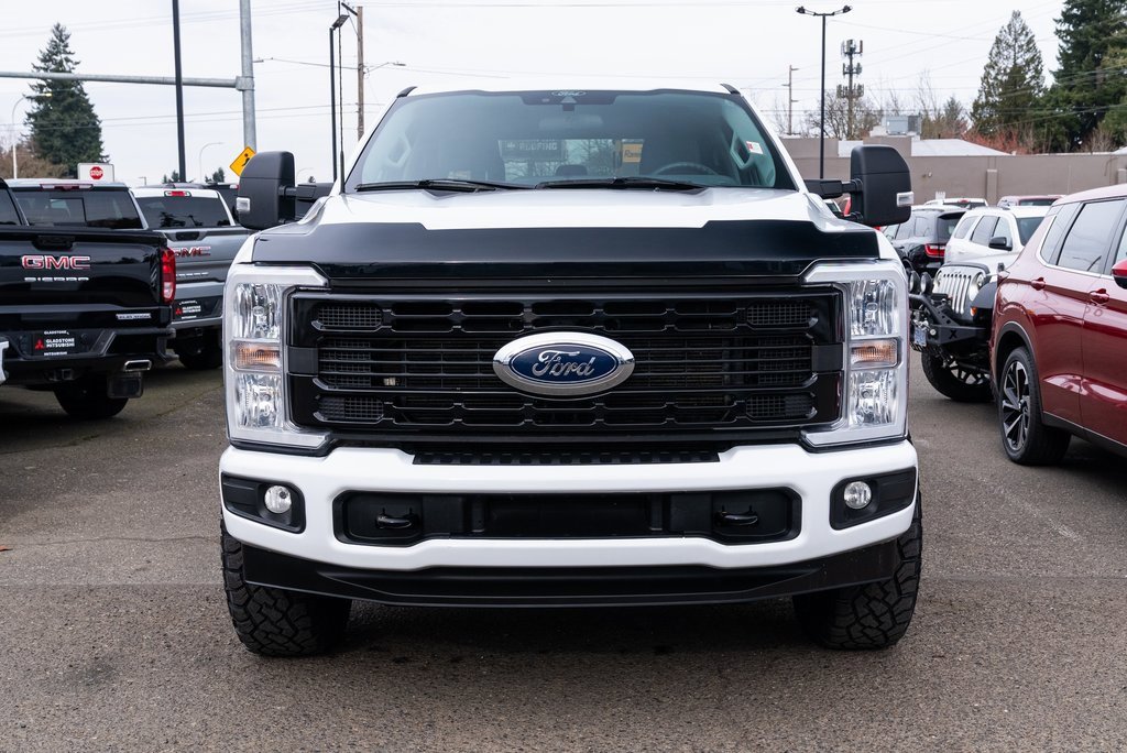 Used 2024 Ford F350 XLT image 2